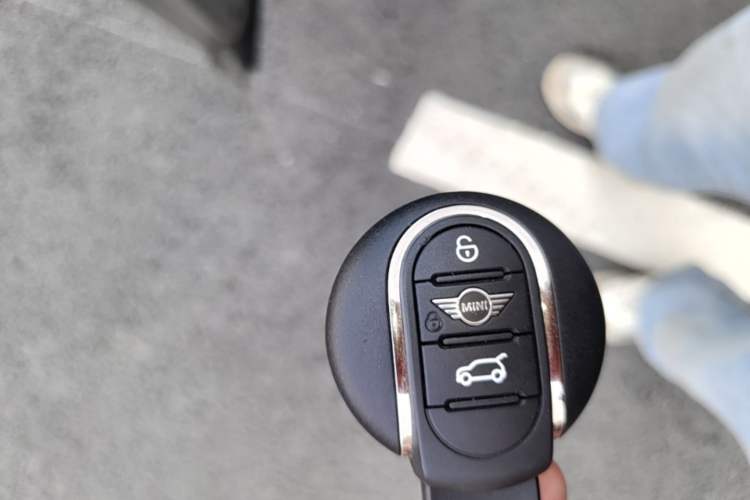 Used MINI Countryman 2023 2.0T COOPER S ALL4 Connoisseur Vehicle Key