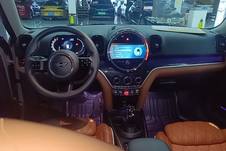 Used MINI Countryman 2023 Revised Edition 2.0T COOPER S ALL4 Connoisseur Center Console