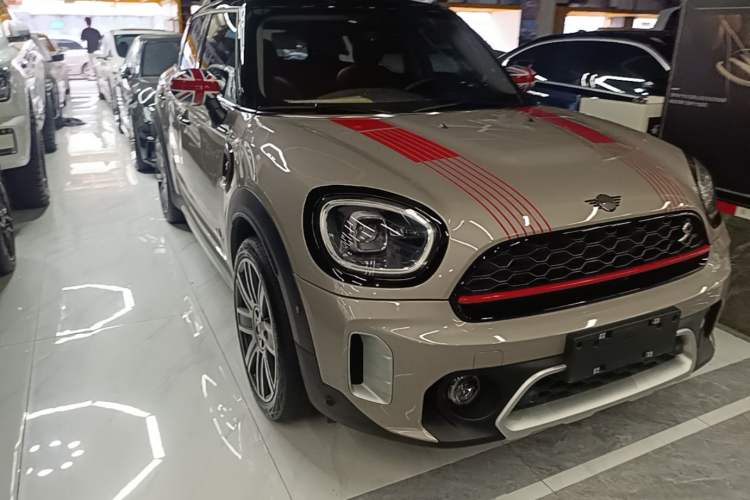 Used MINI Countryman 2023 Revised Edition 2.0T COOPER S ALL4 Connoisseur Front Right 45 Deg