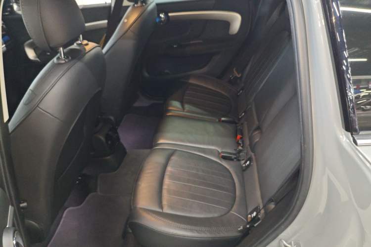 Used MINI Countryman 2023 2.0T COOPER S ALL4 Connoisseur Interior 4