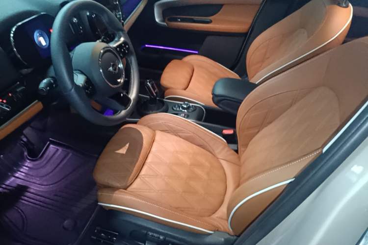 Used MINI Countryman 2023 Revised Edition 2.0T COOPER S ALL4 Connoisseur Left Front Seat