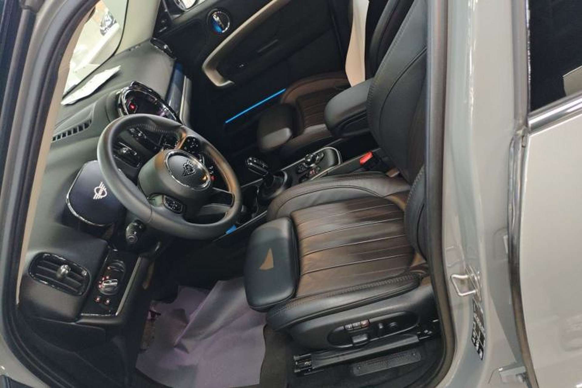 Used MINI Countryman 2023 2.0T COOPER S ALL4 Connoisseur Left Front Seat