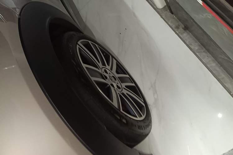 Used MINI Countryman 2023 Revised Edition 2.0T COOPER S ALL4 Connoisseur Left Front Wheel Hub
