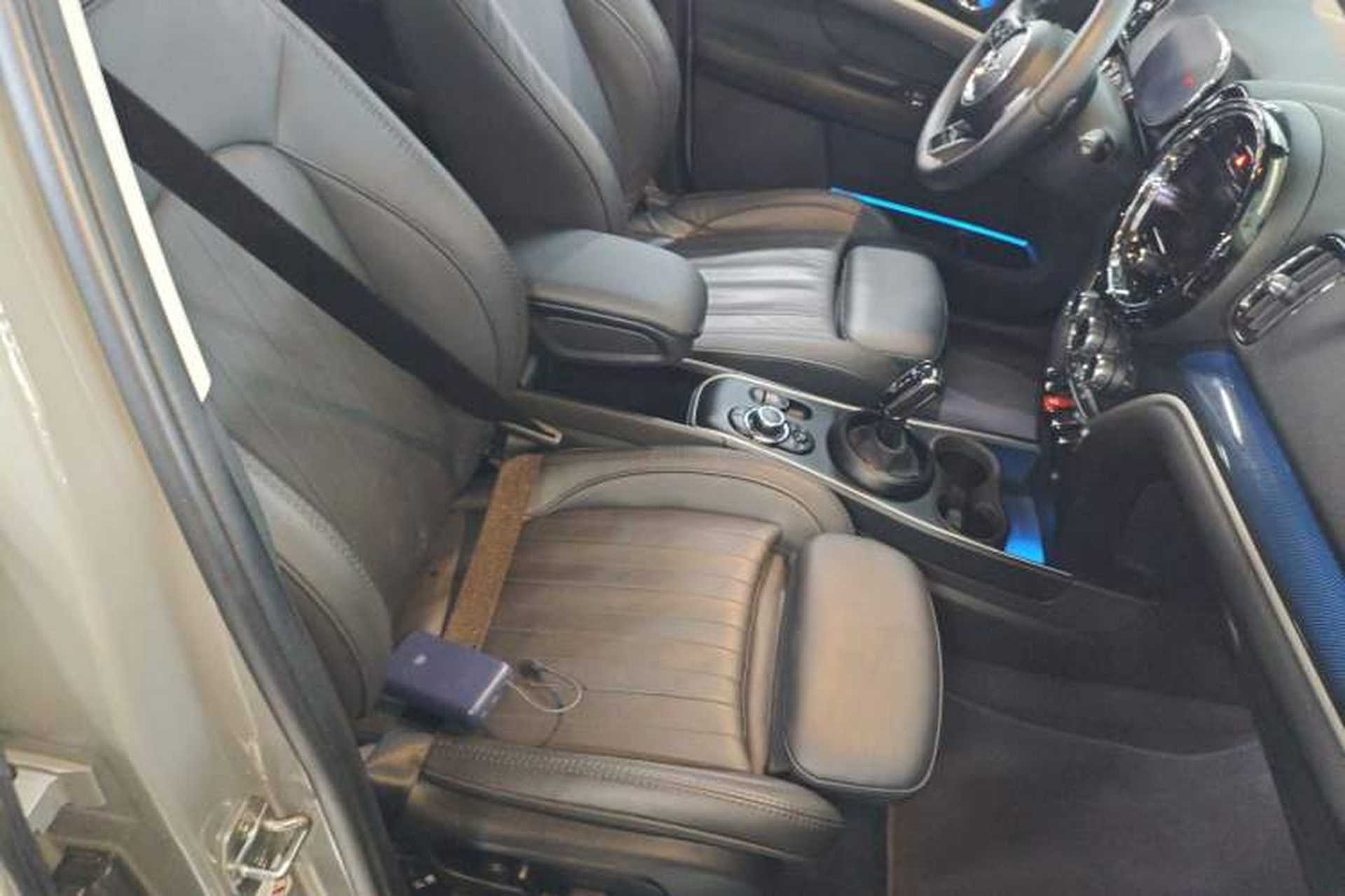 Used MINI Countryman 2023 2.0T COOPER S ALL4 Connoisseur Right Front Seat