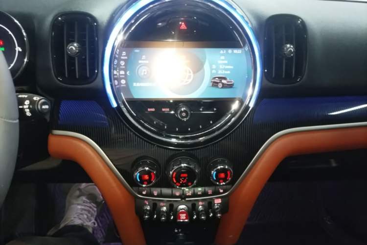 Used MINI Countryman 2023 Revised Edition 2.0T COOPER S ALL4 Connoisseur Audio And AC Panel