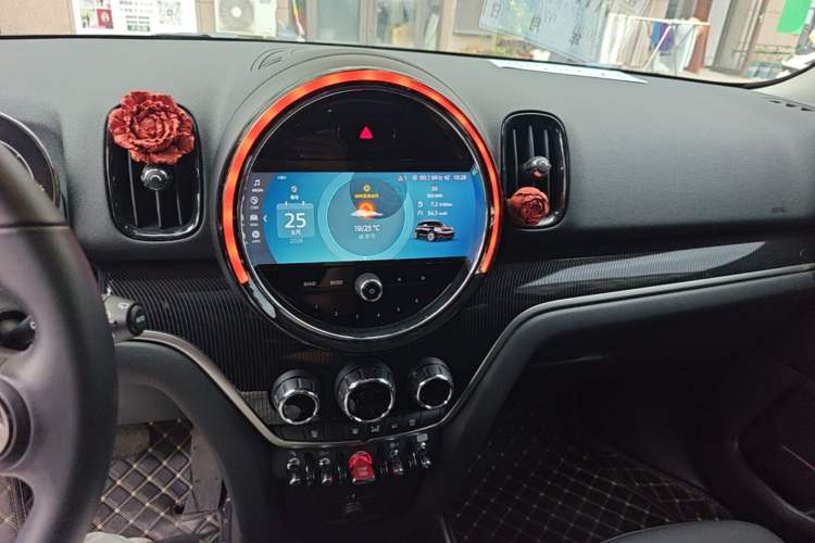 Used MINI Countryman 2023 1.5T COOPER ALL4 Connoisseur Audio And AC Panel