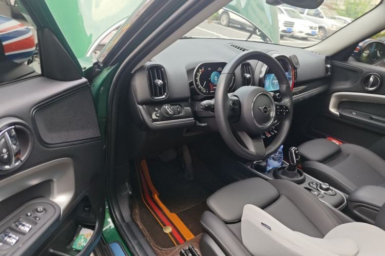 Used MINI Countryman 2023 1.5T COOPER ALL4 Connoisseur Driver Seat