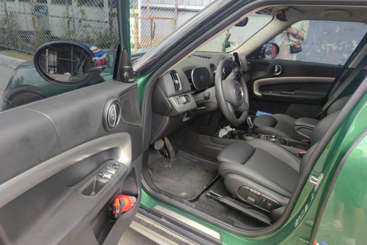 Used MINI Countryman 2023 Updated 1.5T COOPER ALL4 Connoisseur Driver Seat