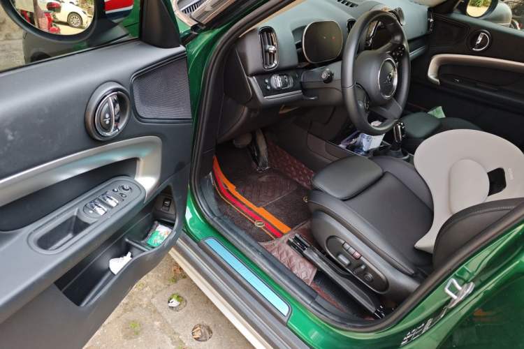 Used MINI Countryman 2023 1.5T COOPER ALL4 Connoisseur Driver Seat