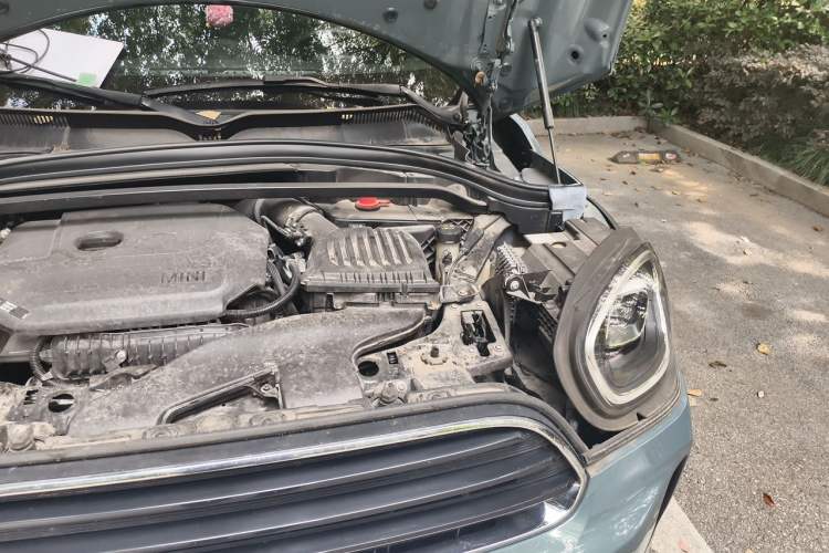Used MINI Countryman 2023 1.5T COOPER Connoisseur Engine Bay Left