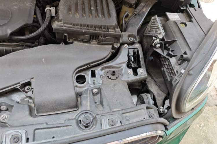 Used MINI Countryman 2023 1.5T COOPER ALL4 Connoisseur Engine Bay Left