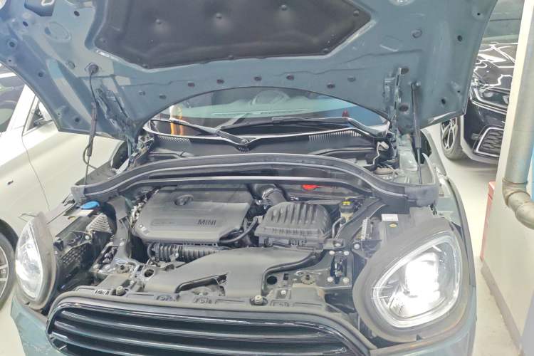 Used MINI Countryman 2023 1.5T COOPER Connoisseur Engine Bay