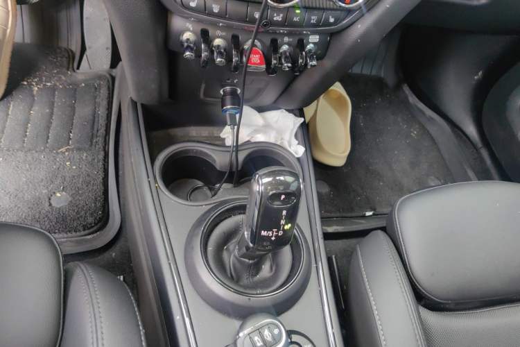 Used MINI Countryman 2023 Updated 1.5T COOPER ALL4 Connoisseur Gear Lever