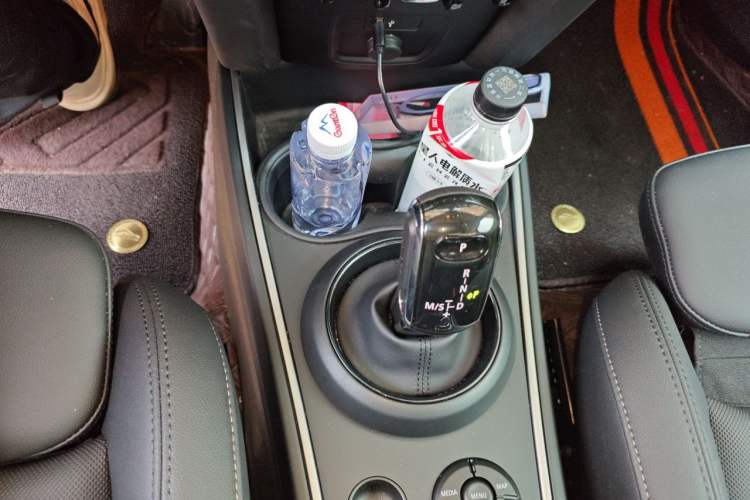 Used MINI Countryman 2023 1.5T COOPER ALL4 Connoisseur Gear Lever