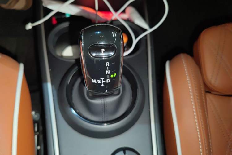 Used MINI Countryman 2023 Second Facelift 2.0T COOPER S ALL4 Connoisseur Gear Lever