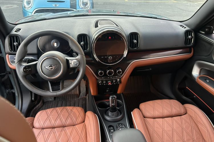 Used MINI Countryman 2023 Second Facelift 2.0T COOPER S ALL4 Connoisseur Interior 1