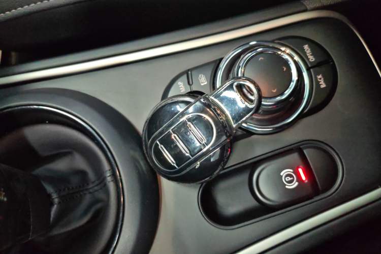 Used MINI Countryman 2023 1.5T COOPER Connoisseur Interior 1