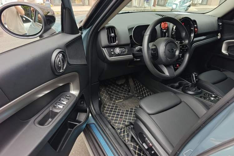 Used MINI Countryman 2023 1.5T COOPER ALL4 Connoisseur Left Front Seat