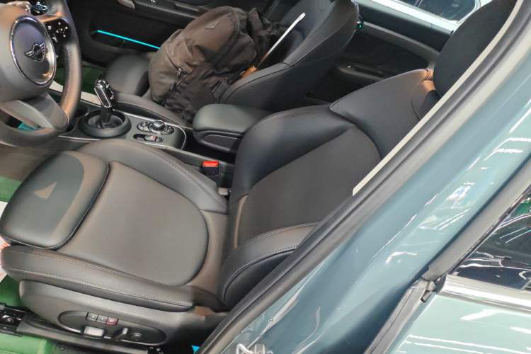 Used MINI Countryman 2023 1.5T COOPER Connoisseur Left Front Seat