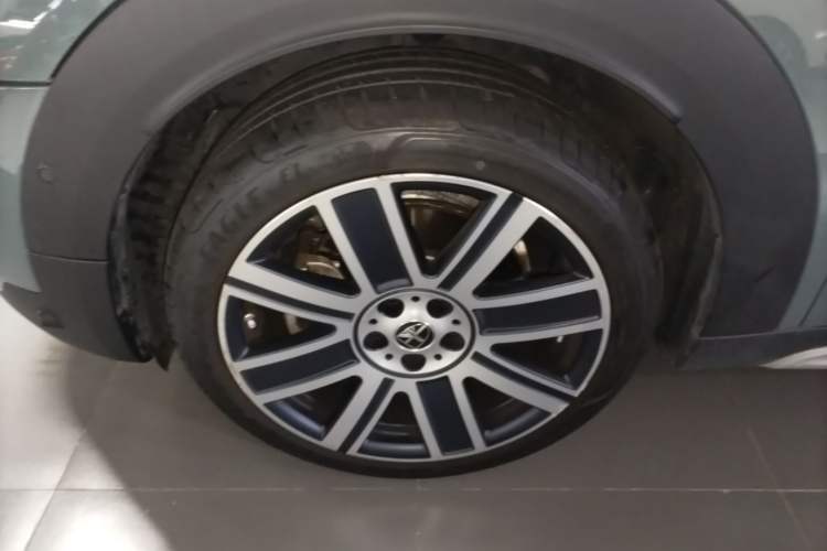 Used MINI Countryman 2023 Revised Edition 2.0T COOPER S ALL4 Connoisseur Left Front Wheel Hub
