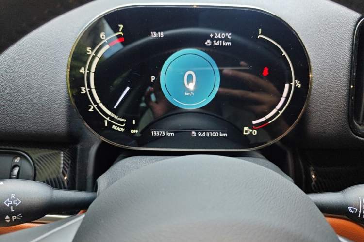 Used MINI Countryman 2023 Refresh 1.5T COOPER Connoisseur Odometer Close Up