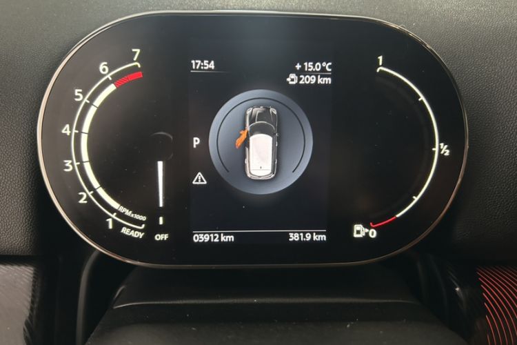 Used MINI Countryman 2023 Second Facelift 2.0T COOPER S ALL4 Connoisseur Odometer Close Up