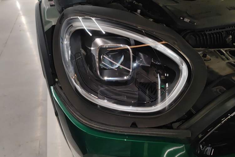 Used MINI Countryman 2023 Second Facelift 2.0T COOPER S ALL4 Connoisseur Right Front Headlight