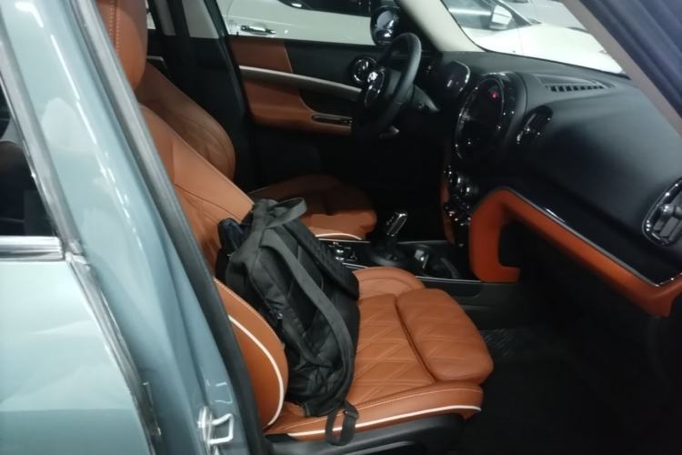 Used MINI Countryman 2023 Revised Edition 2.0T COOPER S ALL4 Connoisseur Right Front Seat