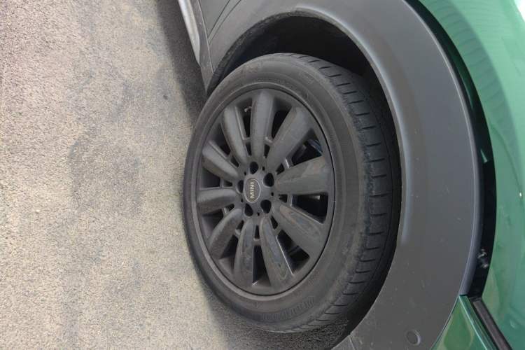 Used MINI Countryman 2023 Updated 1.5T COOPER ALL4 Connoisseur Right Front Wheel Hub