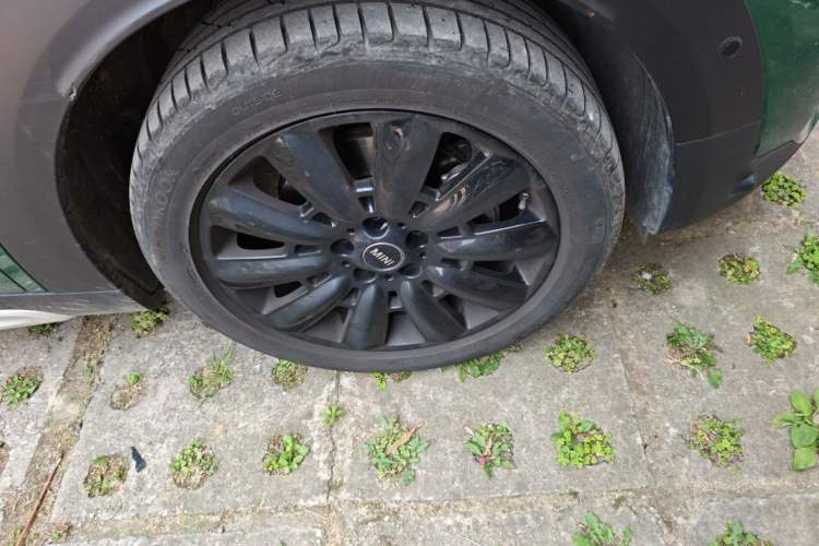 Used MINI Countryman 2023 1.5T COOPER ALL4 Connoisseur Right Front Wheel Hub