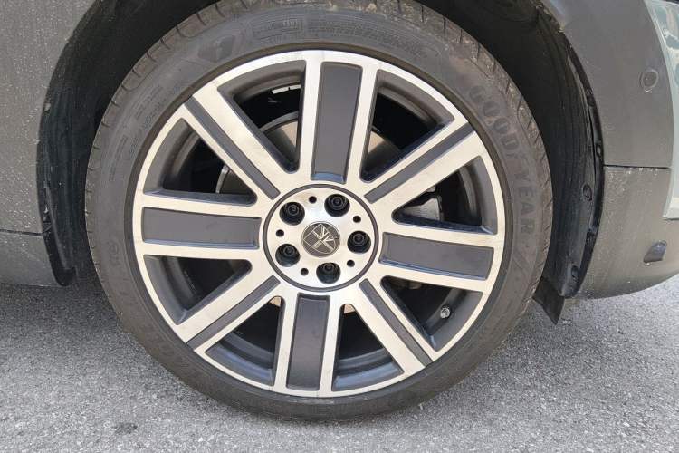 Used MINI Countryman 2023 Revised Edition 2.0T COOPER S ALL4 Connoisseur Right Front Wheel Hub