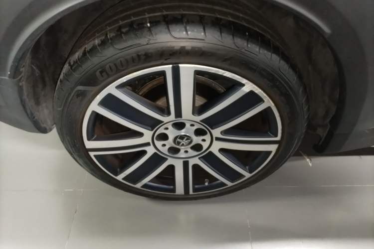 Used MINI Countryman 2023 Revised Edition 2.0T COOPER S ALL4 Connoisseur Right Rear Wheel Hub