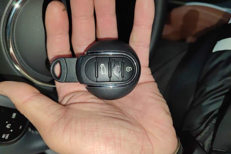 Used MINI Countryman 2023 Second Facelift 2.0T COOPER S ALL4 Connoisseur Vehicle Key