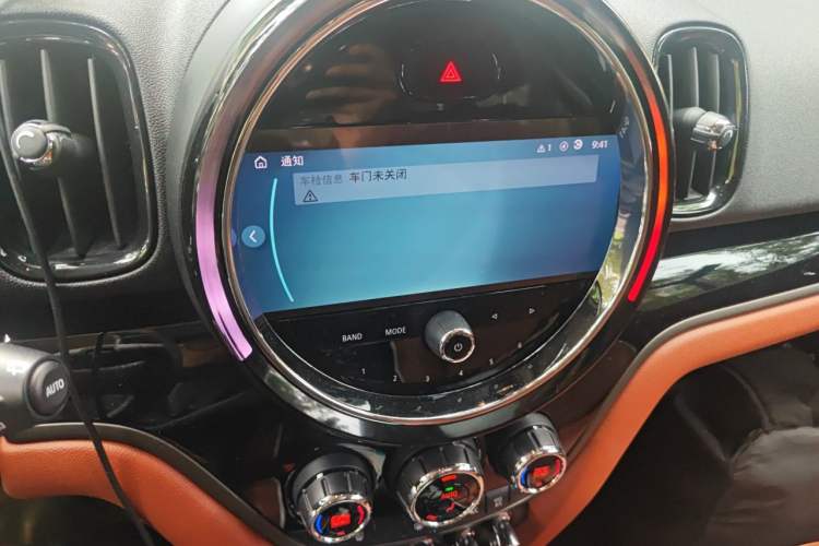 Used MINI Countryman 2023 1.5T COOPER Connoisseur Audio And AC Panel
