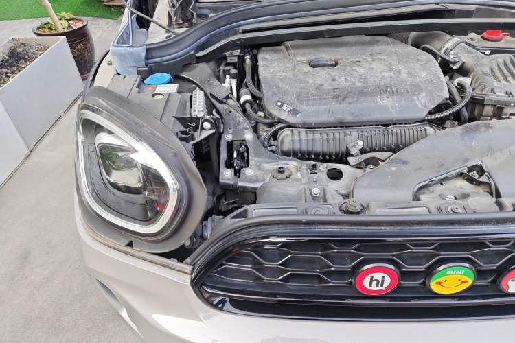 Used MINI Countryman 2023 2.0T COOPER S Connoisseur Engine Bay Right