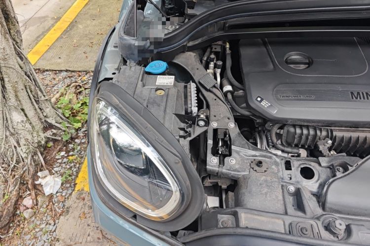 Used MINI Countryman 2023 1.5T COOPER Connoisseur Engine Bay Right