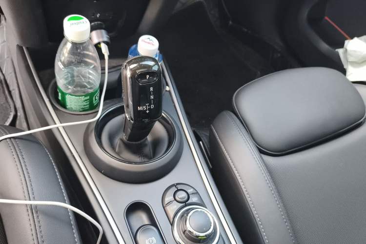 Used MINI Countryman 2023 Updated 1.5T COOPER ALL4 Connoisseur Gear Lever