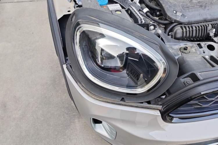Used MINI Countryman 2023 2.0T COOPER S Connoisseur Right Front Headlight