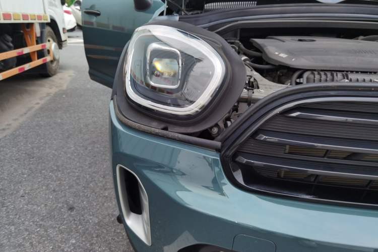 Used MINI Countryman 2023 Updated 1.5T COOPER ALL4 Connoisseur Right Front Headlight