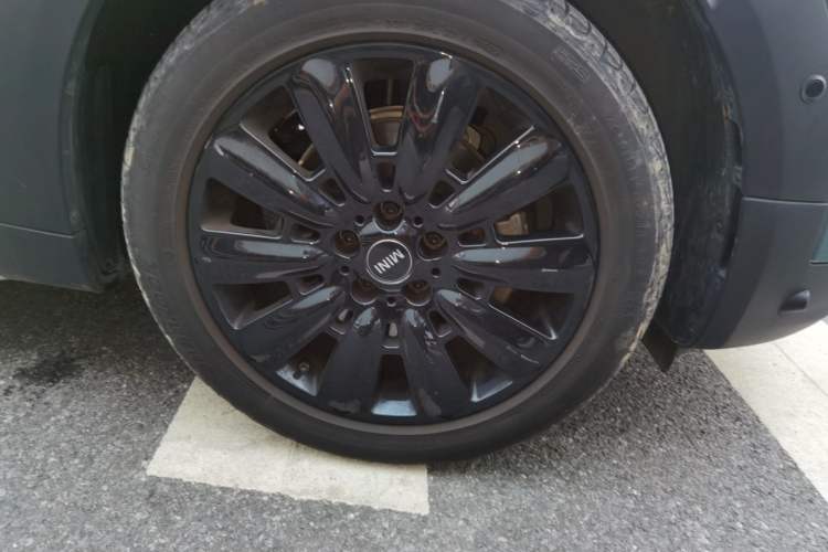 Used MINI Countryman 2023 Updated 1.5T COOPER ALL4 Connoisseur Right Front Wheel Hub