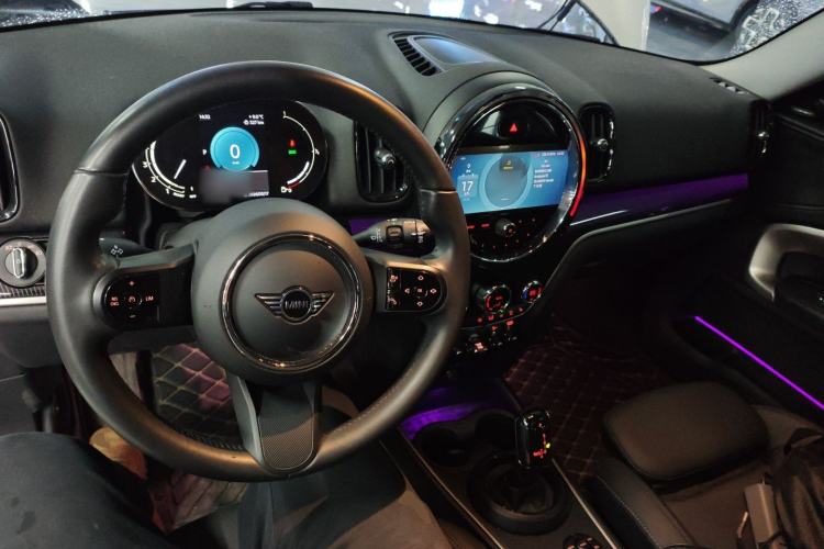 Used MINI Countryman 2023 Updated 1.5T COOPER ALL4 Connoisseur Center Console