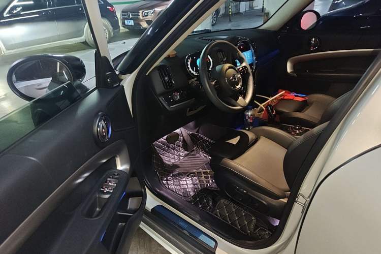 Used MINI Countryman 2023 Updated 1.5T COOPER ALL4 Connoisseur Driver Seat
