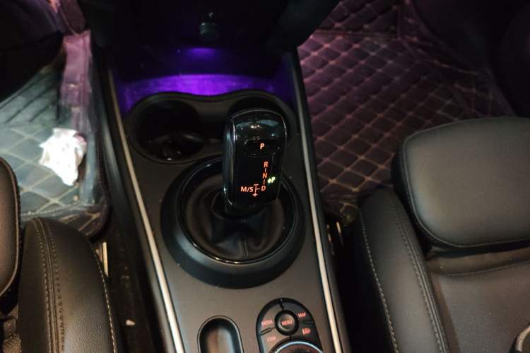 Used MINI Countryman 2023 Updated 1.5T COOPER ALL4 Connoisseur Gear Lever