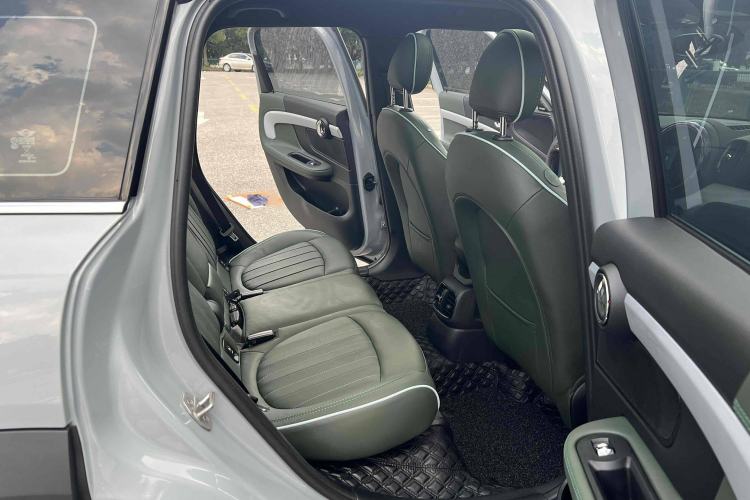 Used MINI Countryman 2023 1.5T COOPER ALL4 Wild Special Edition Interior 11