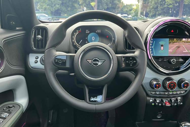 Used MINI Countryman 2023 1.5T COOPER ALL4 Wild Special Edition Interior 2