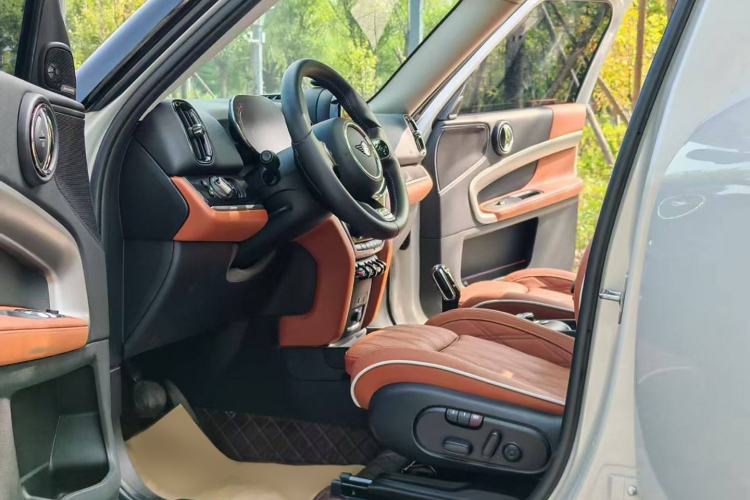 Used MINI Countryman 2023 Revised Edition 2.0T COOPER S ALL4 Connoisseur Interior 2