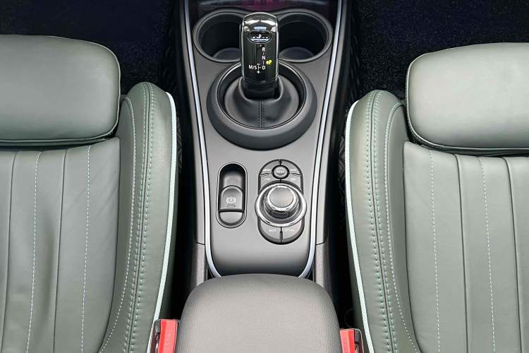 Used MINI Countryman 2023 1.5T COOPER ALL4 Wild Special Edition Interior 4