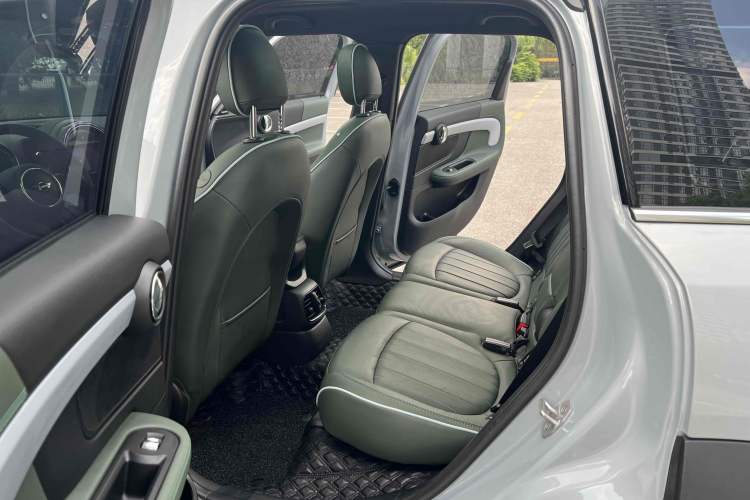 Used MINI Countryman 2023 1.5T COOPER ALL4 Wild Special Edition Interior 6