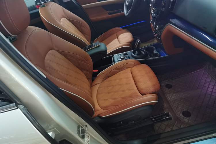 Used MINI Countryman 2023 Revised Edition 2.0T COOPER S ALL4 Connoisseur Right Front Seat
