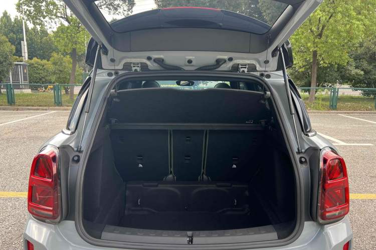 Used MINI Countryman 2023 1.5T COOPER ALL4 Wild Special Edition Trunk